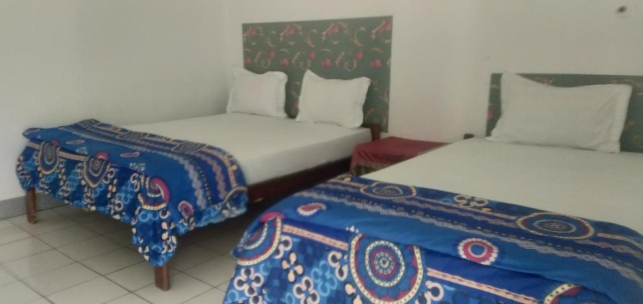 Hidayah Homestay Kelimutu Exterior foto