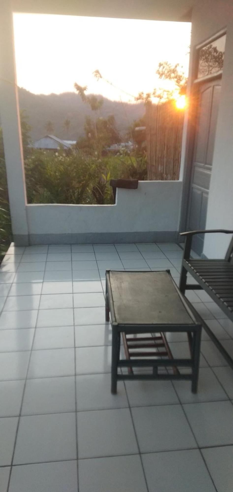Hidayah Homestay Kelimutu Exterior foto
